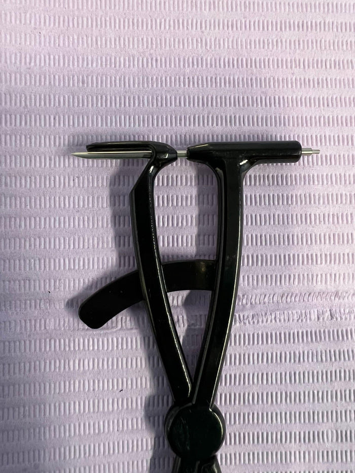 Septum Clamps 14ga / 12ga (Box of 25) Sterile