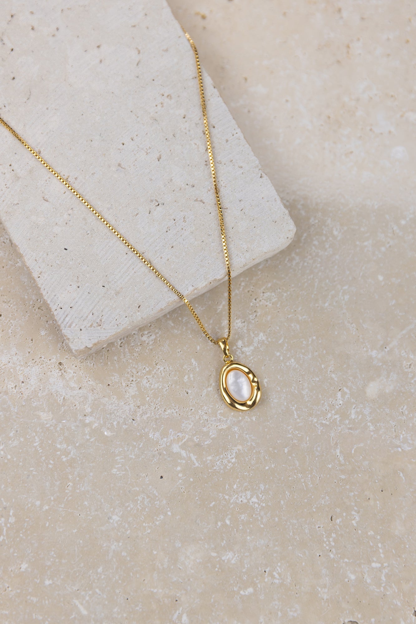 Melodious Necklace Gold
